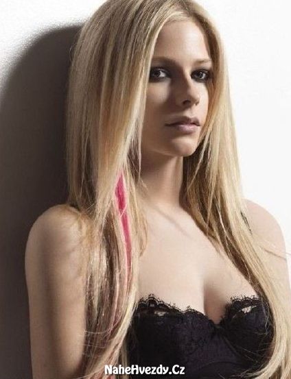 Nahá Avril Lavigne. Fotka - 43